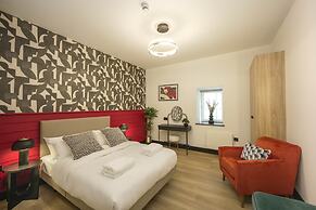 The Sixty 19 Stylish Studios and Apt.