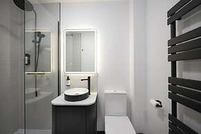 The Sixty 19 Stylish Studios and Apt.