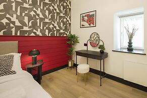 The Sixty 19 Stylish Studios and Apt.