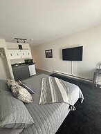 Skaha Lake Airport Inn & Suites