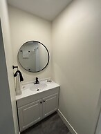 Skaha Lake Airport Inn & Suites