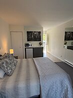 Skaha Lake Airport Inn & Suites