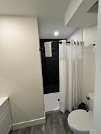 Skaha Lake Airport Inn & Suites