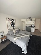 Skaha Lake Airport Inn & Suites