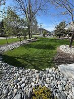 Skaha Lake Airport Inn & Suites