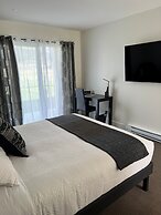 Skaha Lake Airport Inn & Suites
