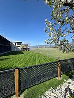 Skaha Lake Airport Inn & Suites