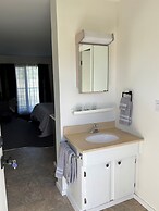 Skaha Lake Airport Inn & Suites