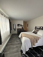 Skaha Lake Airport Inn & Suites