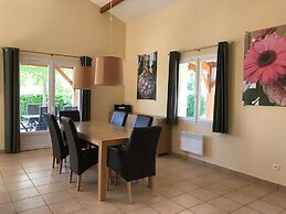 Villa in Parthenay With Private Garden