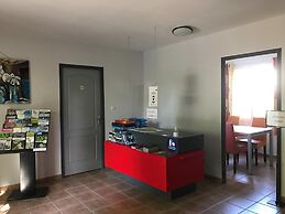 Villa in Parthenay With Private Garden