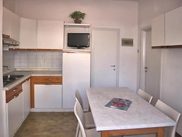 Bright Three Guests Flat in Lignano