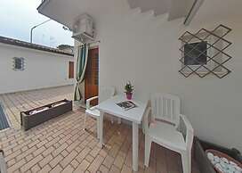 Functional Three Guests Flat