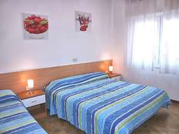 Functional Three Guests Flat