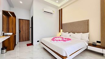 Mandhata Riverview Palace