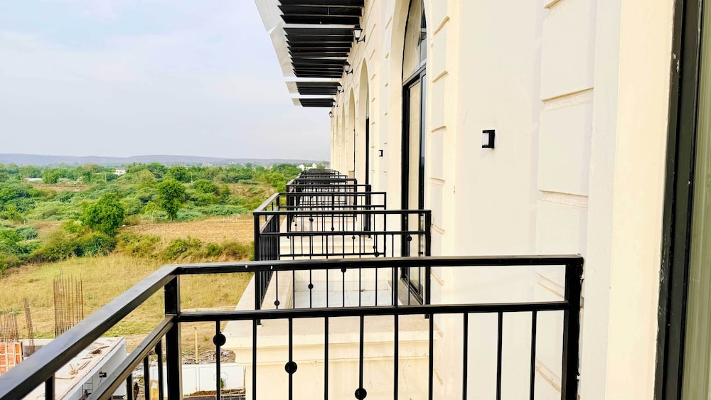Mandhata Riverview Palace