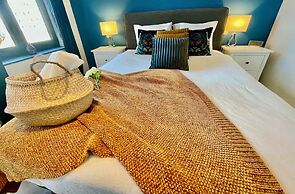 Suite in Antwerp Near Meir Shops