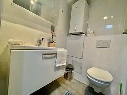 Suite in Antwerp Near Meir Shops