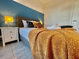 Suite in Antwerp Near Meir Shops
