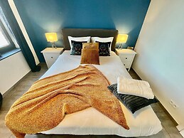 Suite in Antwerp Near Meir Shops