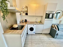 Suite in Antwerp Near Meir Shops