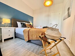 Suite in Antwerp Near Meir Shops