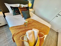 Suite in Antwerp Near Meir Shops
