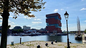 Suite in Antwerp Near Meir Shops