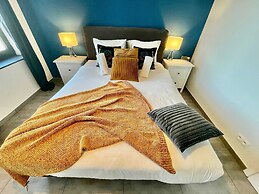 Suite in Antwerp Near Meir Shops