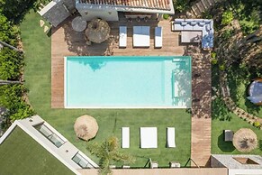 Prestige Villa a/c 12P With Pool & Lounge
