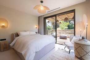 Prestige Villa a/c 12P With Pool & Lounge