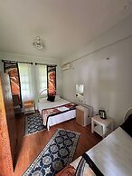 Artemis Hotel