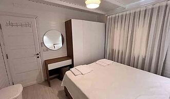 Artemis Hotel