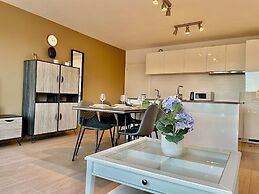 Sparkling City Suite Near Diamonds