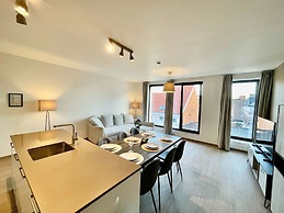 Sparkling City Suite Near Diamonds