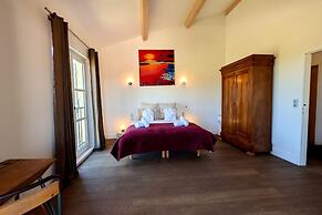 Wine Estate 20m Pool and Cinema