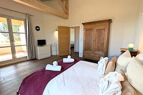 Wine Estate 20m Pool and Cinema