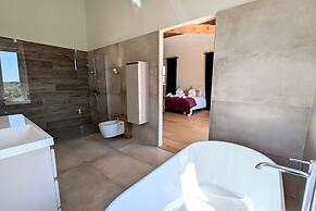 Wine Estate 20m Pool and Cinema
