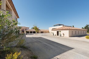 Wine Estate 20m Pool and Cinema