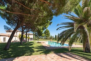 Wine Estate 20m Pool and Cinema
