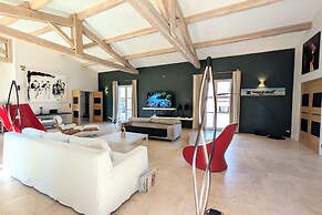 Wine Estate 20m Pool and Cinema