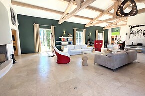 Wine Estate 20m Pool and Cinema