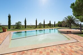 Wine Estate 20m Pool and Cinema