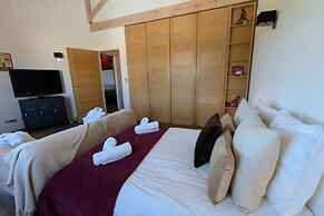 Wine Estate 20m Pool and Cinema