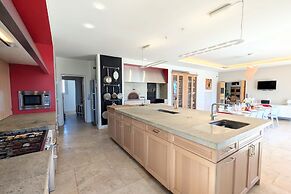Wine Estate 20m Pool and Cinema