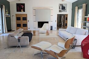 Wine Estate 20m Pool and Cinema