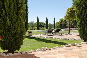 Wine Estate 20m Pool and Cinema