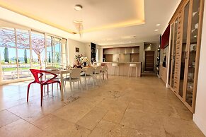 Wine Estate 20m Pool and Cinema