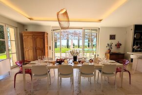 Wine Estate 20m Pool and Cinema