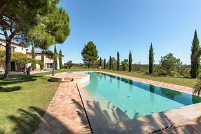 Wine Estate 20m Pool and Cinema